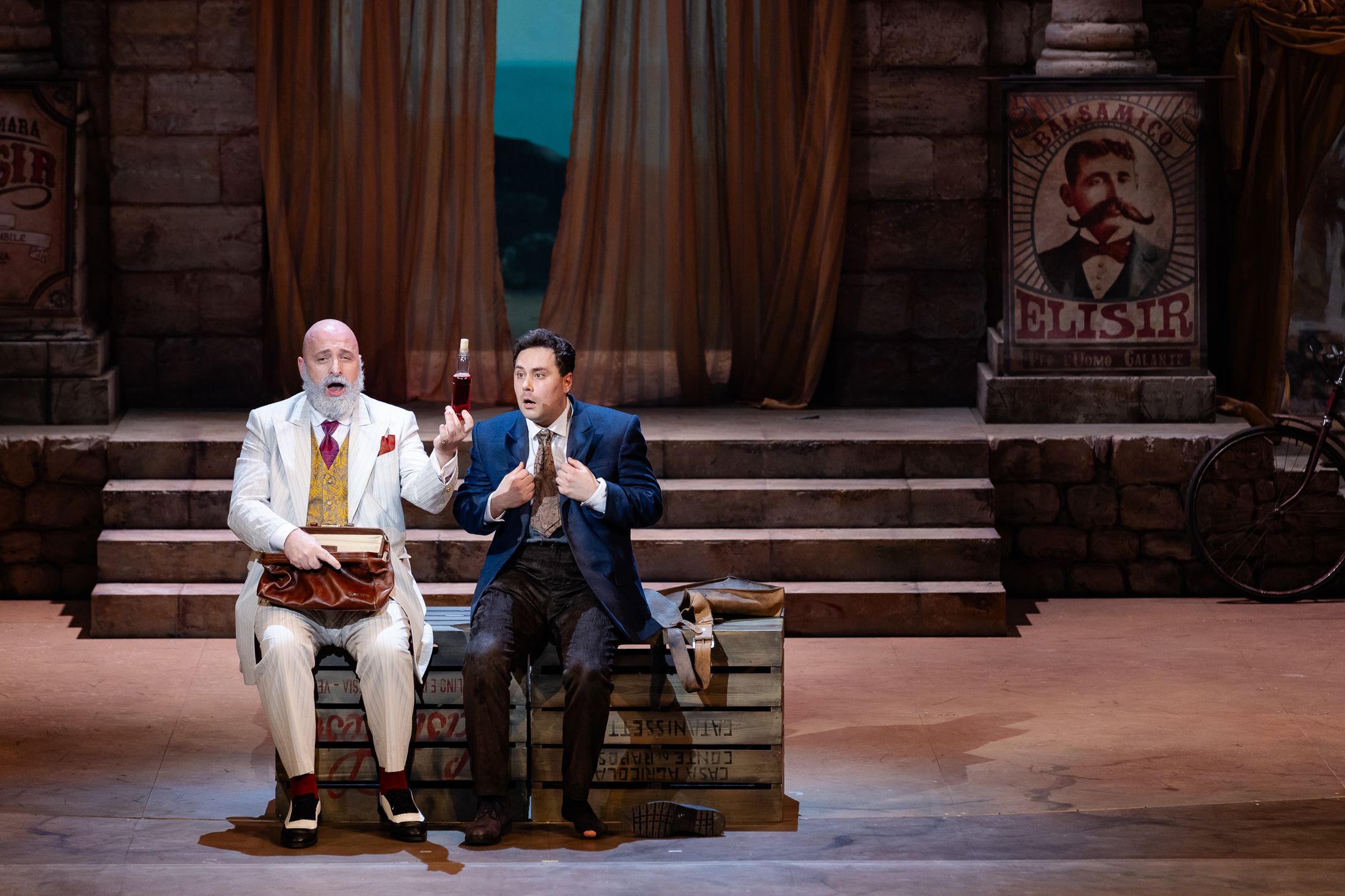 Peter Kálmán (Dulcamara) and Mihails Čuļpajevs (Nemorino) &copy; Agnese Zeltiņa | Latvian National Opera