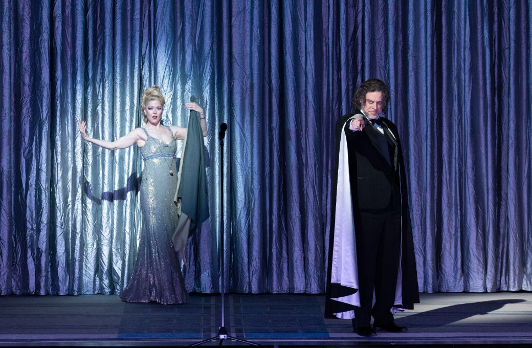 Barbara Hannigan (Elle) and John Relyea (Bluebeard) &copy; Luciano Romano