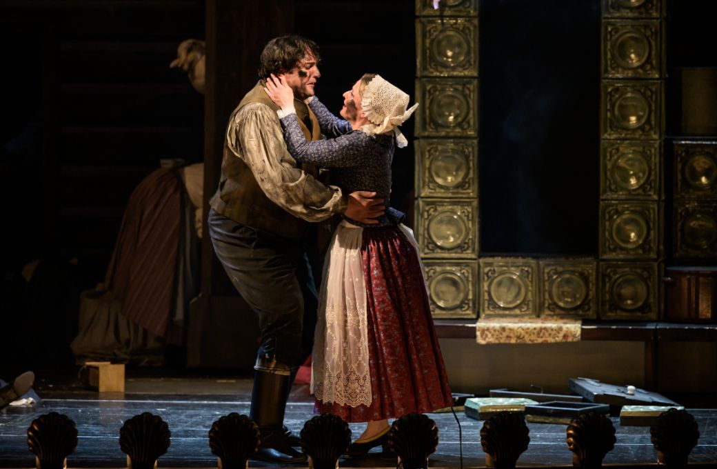 Adam Plachetka (Kalina) and Jana Kurucov&aacute; (Miss R&oacute;za) &copy; Serghei Gherciu