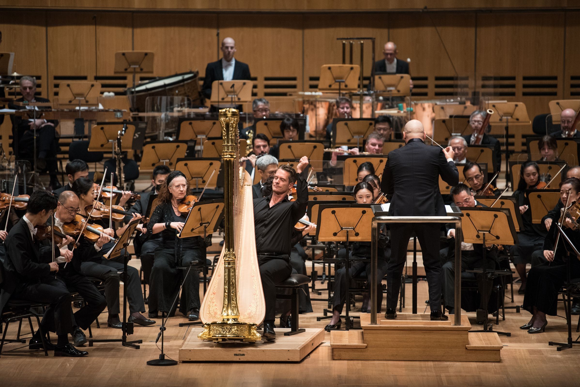 Xavier de Maistre and the Singapore Symphony Orchestra &copy; Jack Yam | Singapore Symphony Orchestra