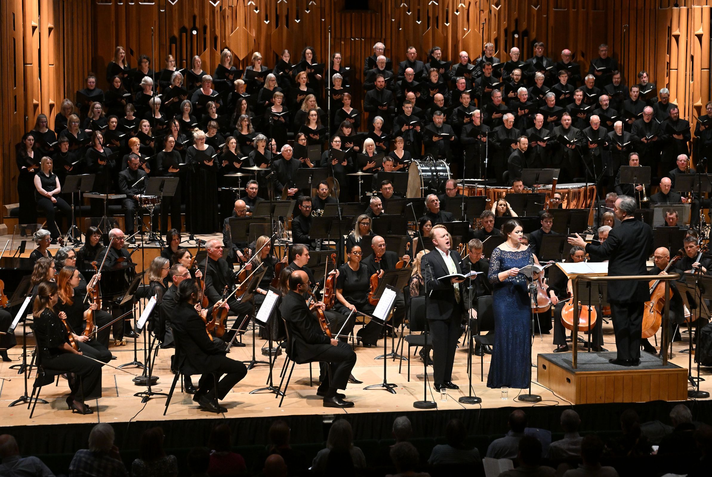 Sakari Oramo conducts the BBC Symphony Chorus and the BBCSO &copy; BBC | Mark Allan