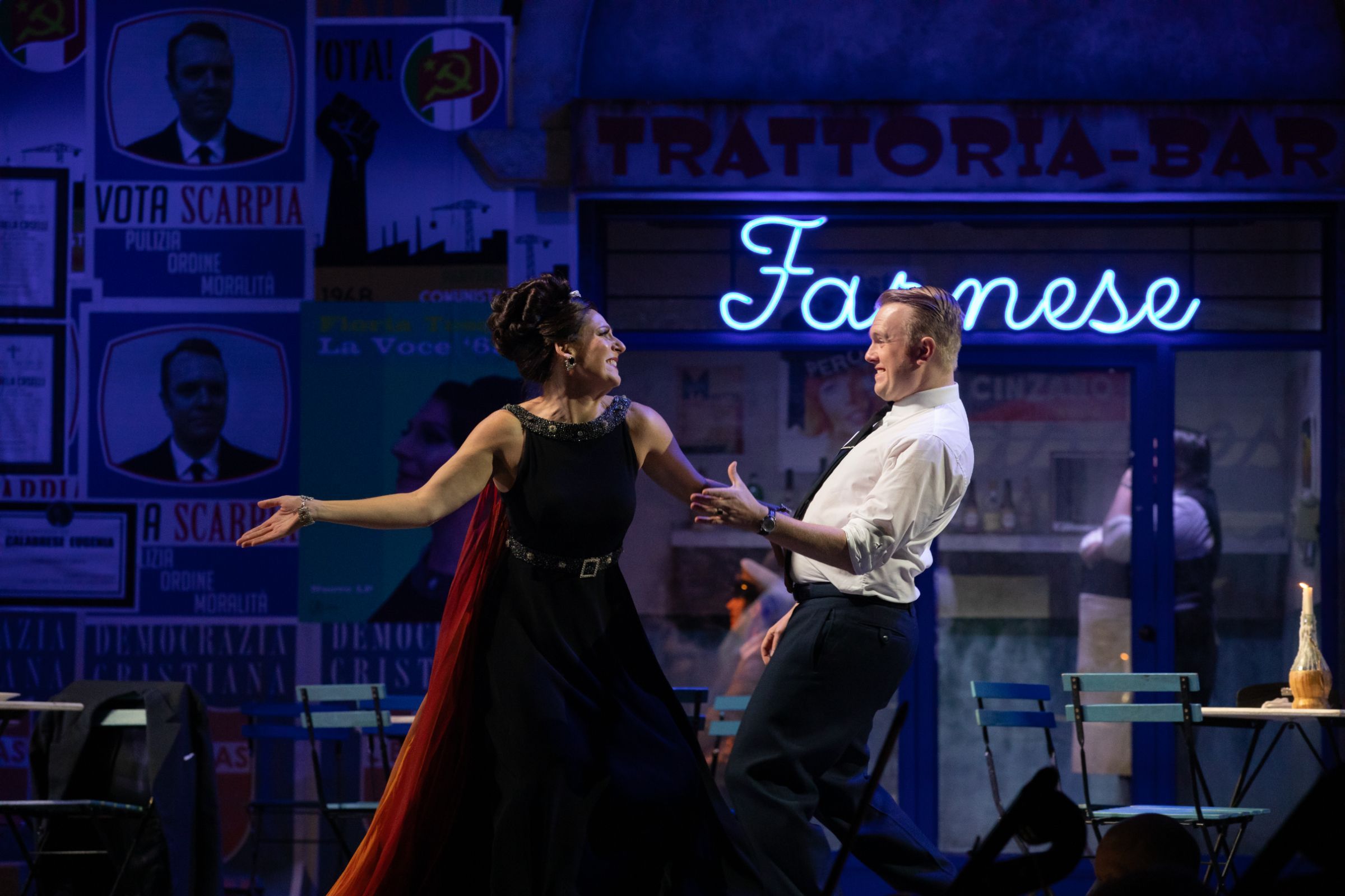 Amanda Echalaz (Tosca) and Morgan Pearse (Scarpia) &copy; Ali Wright