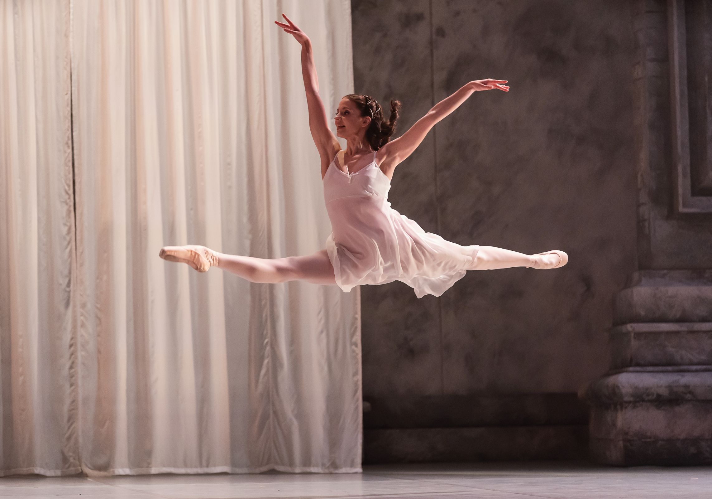 Dominique Larose as Juliet in <i>Romeo & Juliet</i> © Emily Nuttall