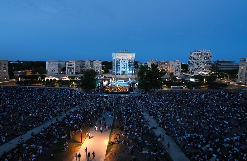 La place de l'Europe, pour le concert d'ouverture du Festival Radio France Occitanie Montpellier &copy; Luc Jennepin