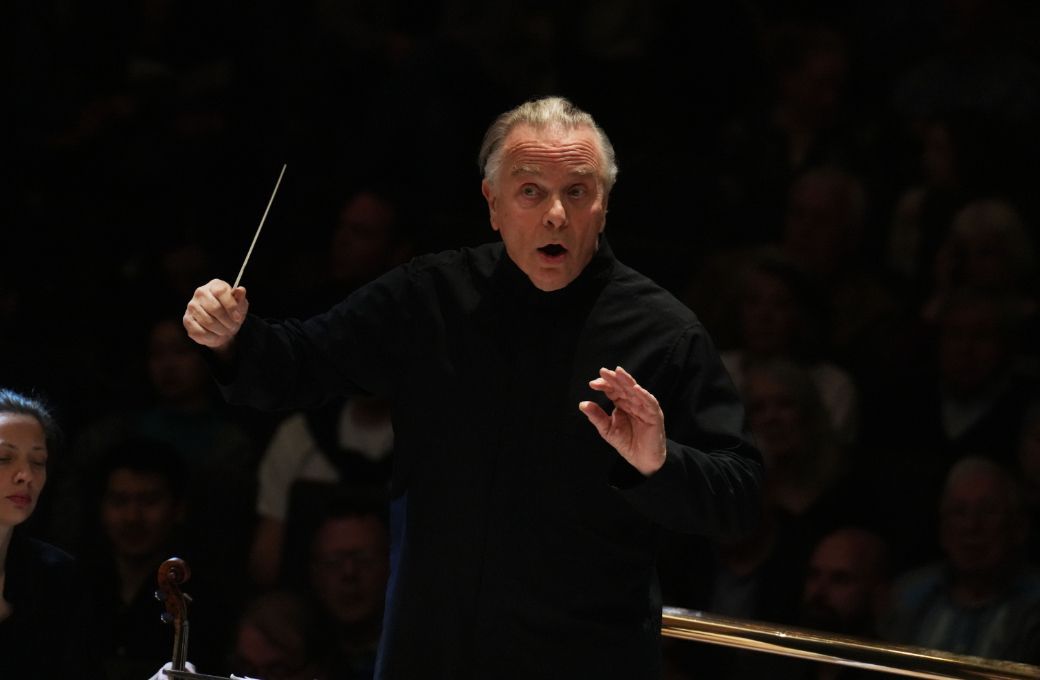 Sir Mark Elder conducts the Hallé © Alex Burns | The Hallé