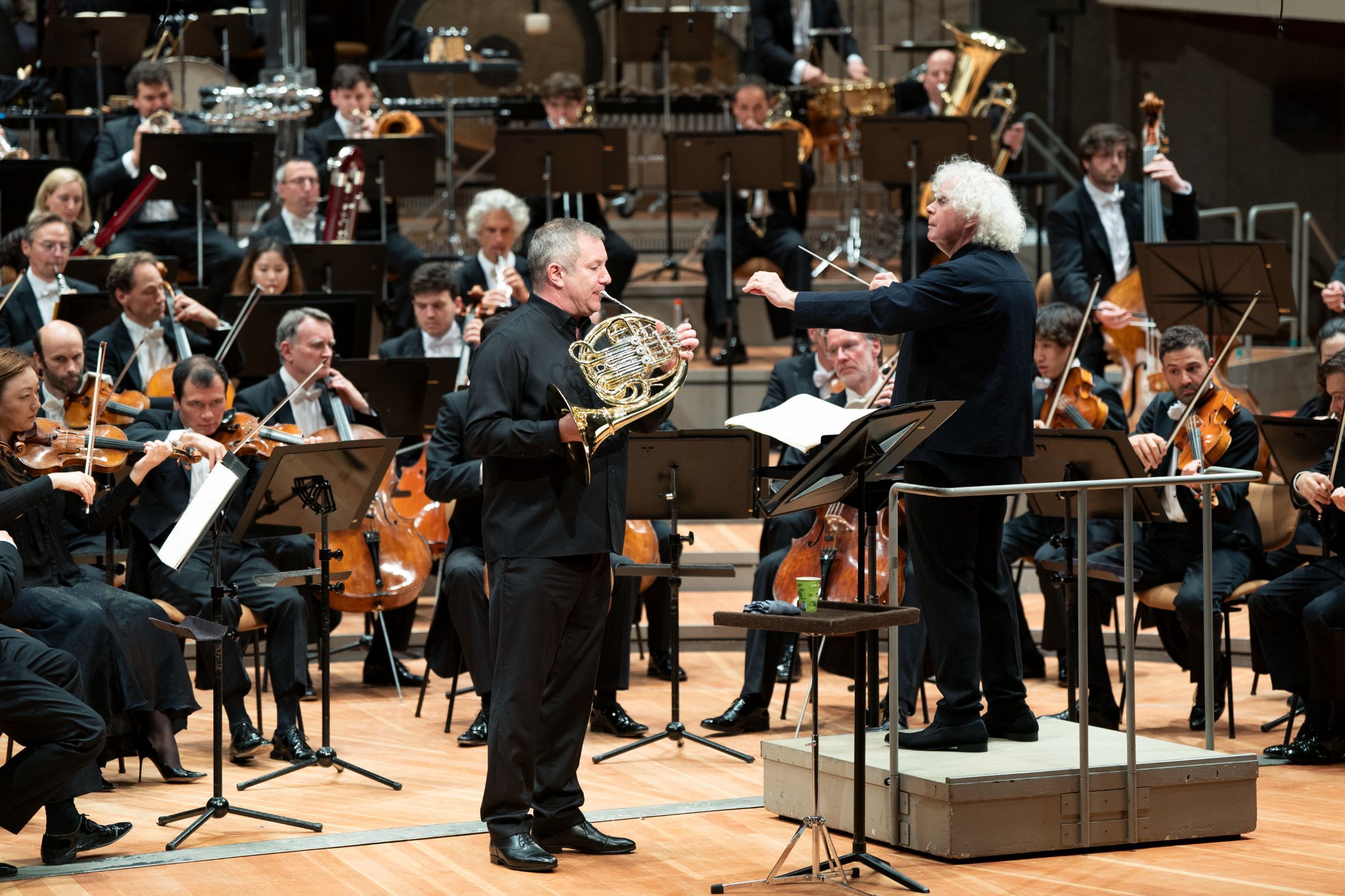 Stefan Dohr, Sir Simon Rattle and the Berliner Philharmoniker © Lena Laine