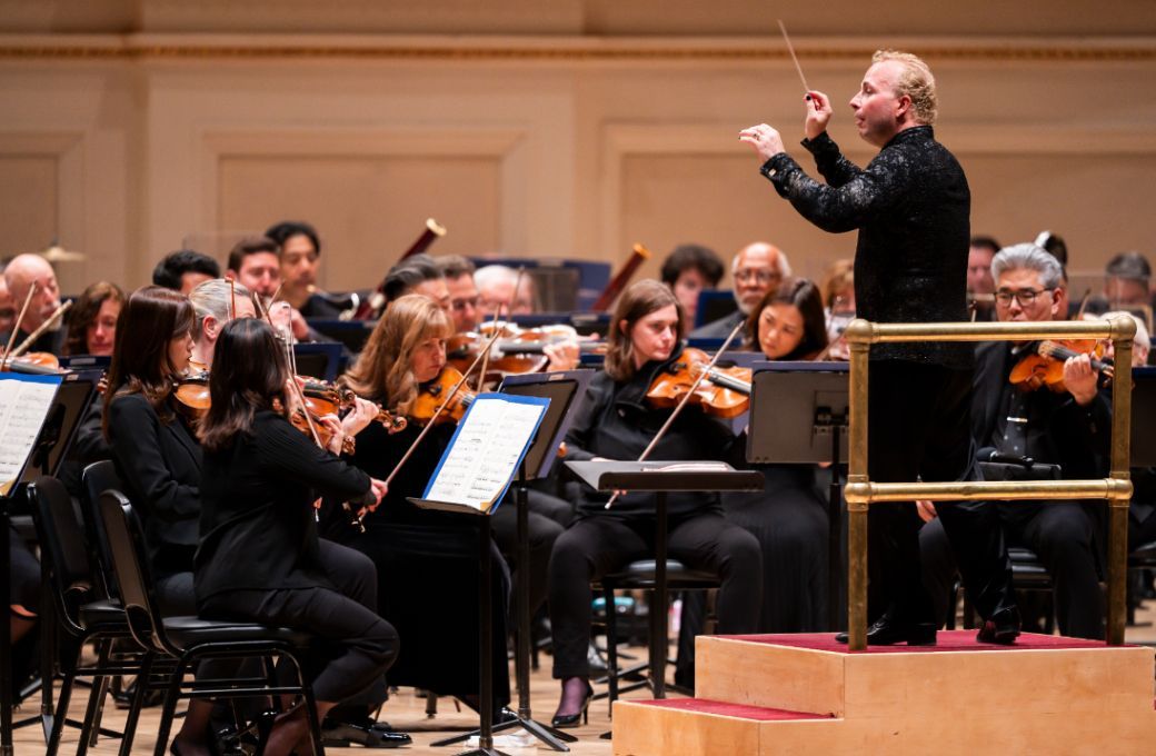 Yannick Nézet-Séguin conducts the Philadelphia Orchestra © Chris Lee