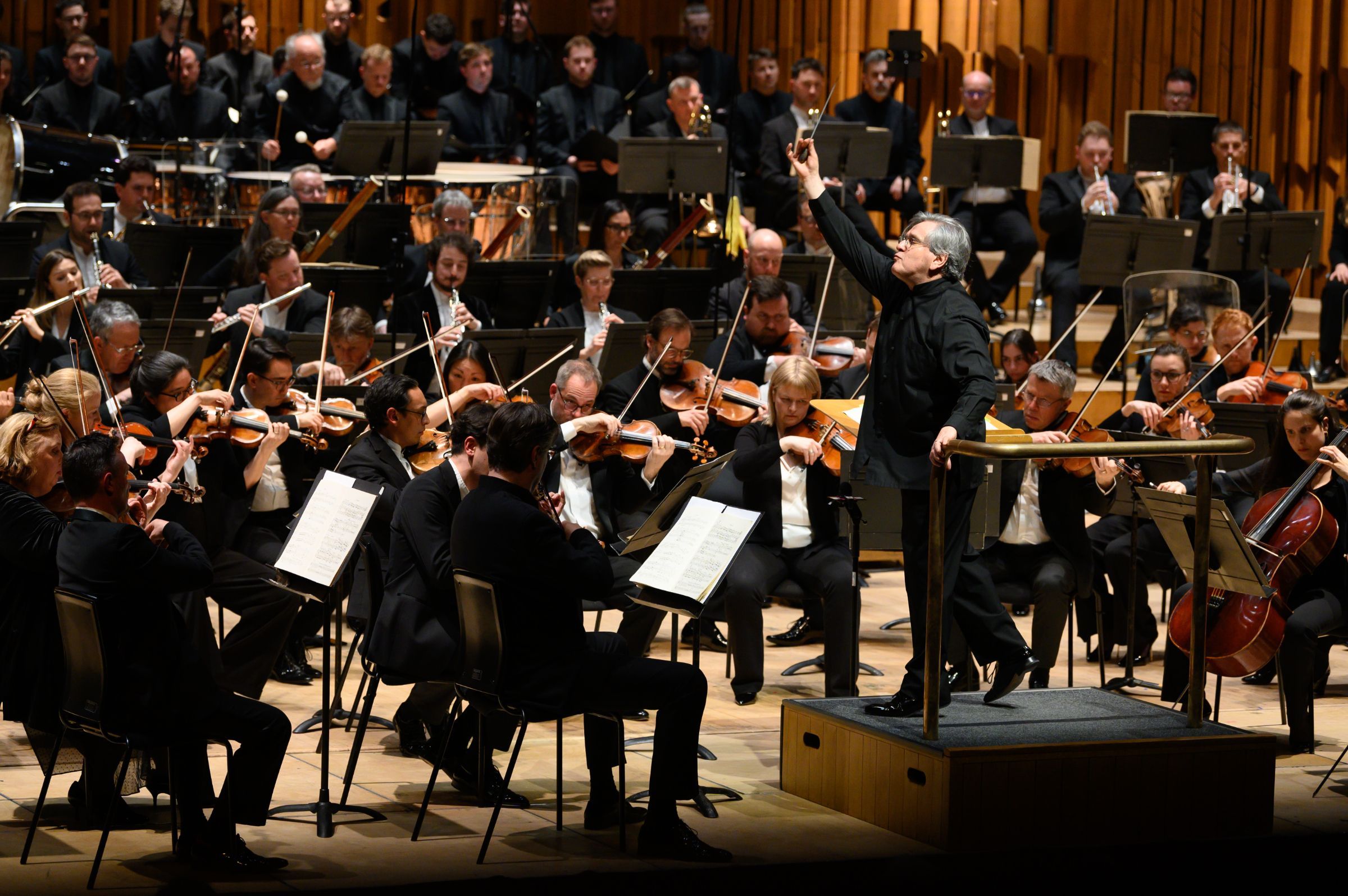 Sir Antonio Pappano conducts the London Symphony Orchestra &copy; LSO | Ash Knotek