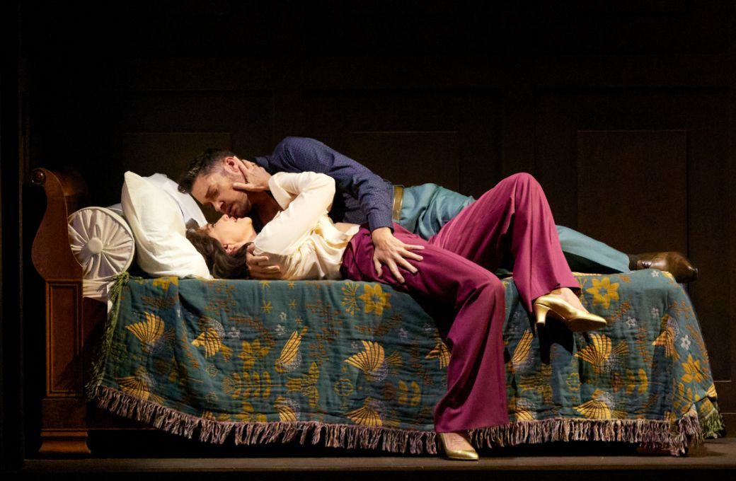 Stéphanie d'Oustrac (Sara) und Edgardo Rocha (Robert Devereux) © Grand Théâtre de Genève | Magali Dougados