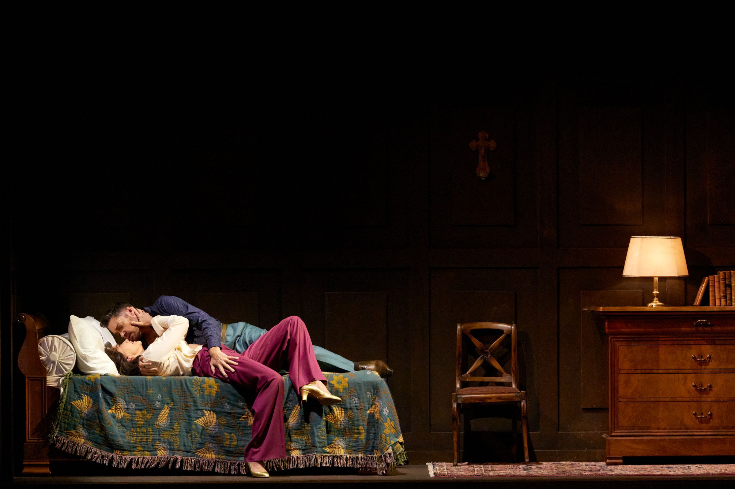 Stéphanie d'Oustrac (Sara) und Edgardo Rocha (Robert Devereux) © Grand Théâtre de Genève | Magali Dougados