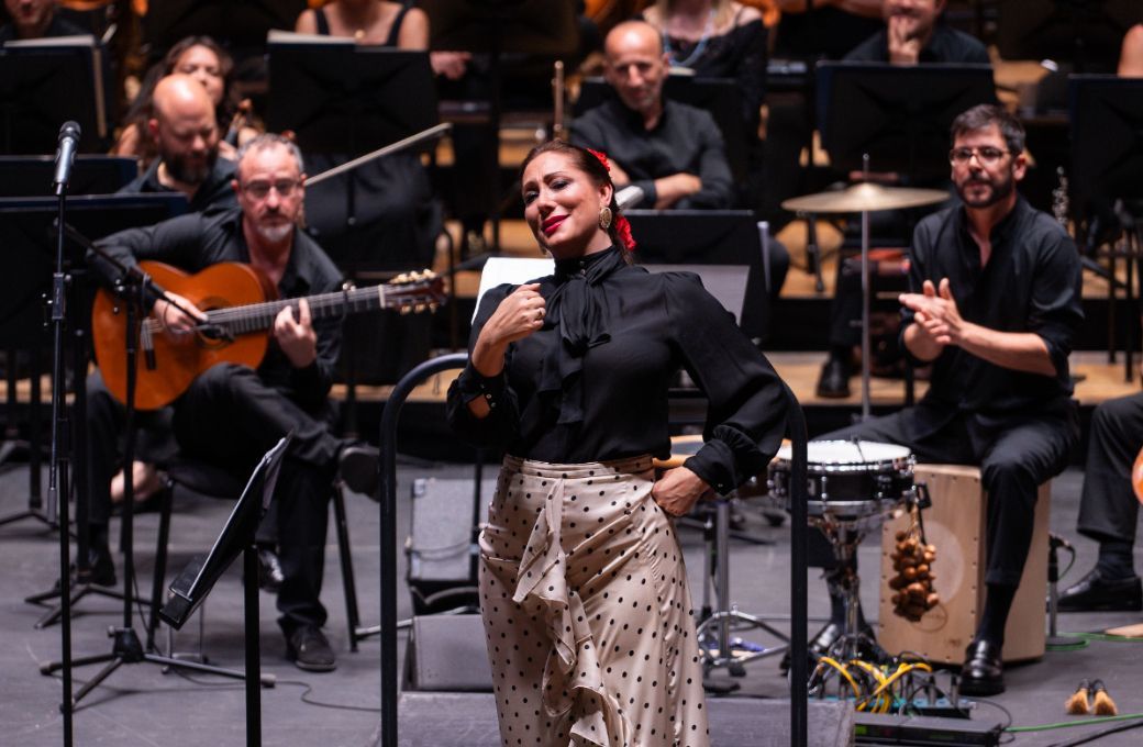 Marina Heredia junto a la OSG &copy; Orquesta Sinf&oacute;nica de Galicia