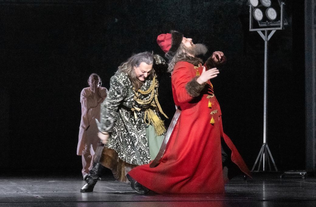 George Gagnidze (Schaklovity) and Mika Kares (Prince Ivan Khovansky) &copy; Monika Rittershaus