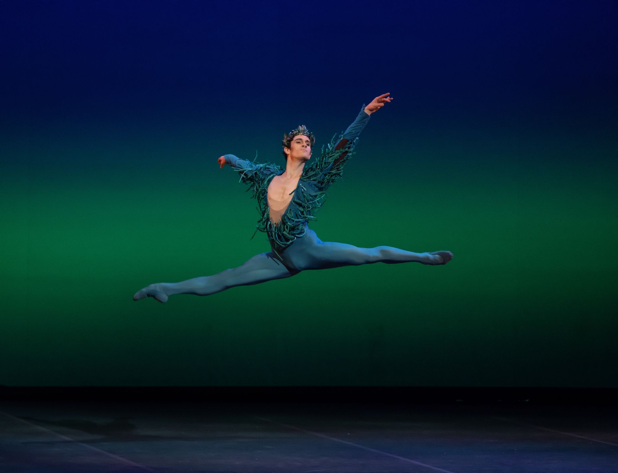 William Bracewell as Oberon in Sir Frederick Ashton's <i>The Dream</i> &copy; Nicholas MacKay