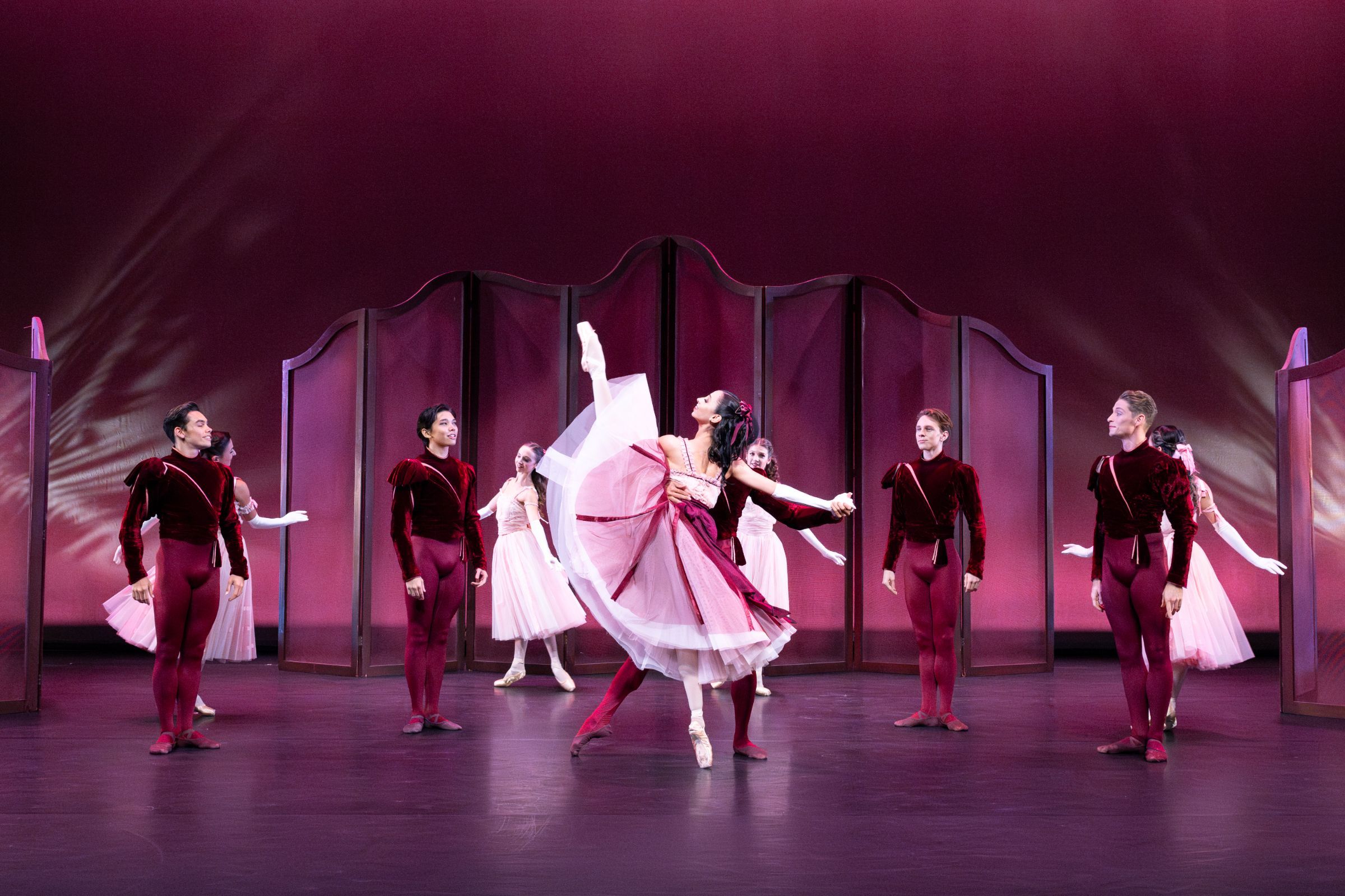 Jessica Assef and The Sarasota Ballet in Ashton's <i>Valses nobles et sentimentales</i> &copy; Foteini Christofilopoulou