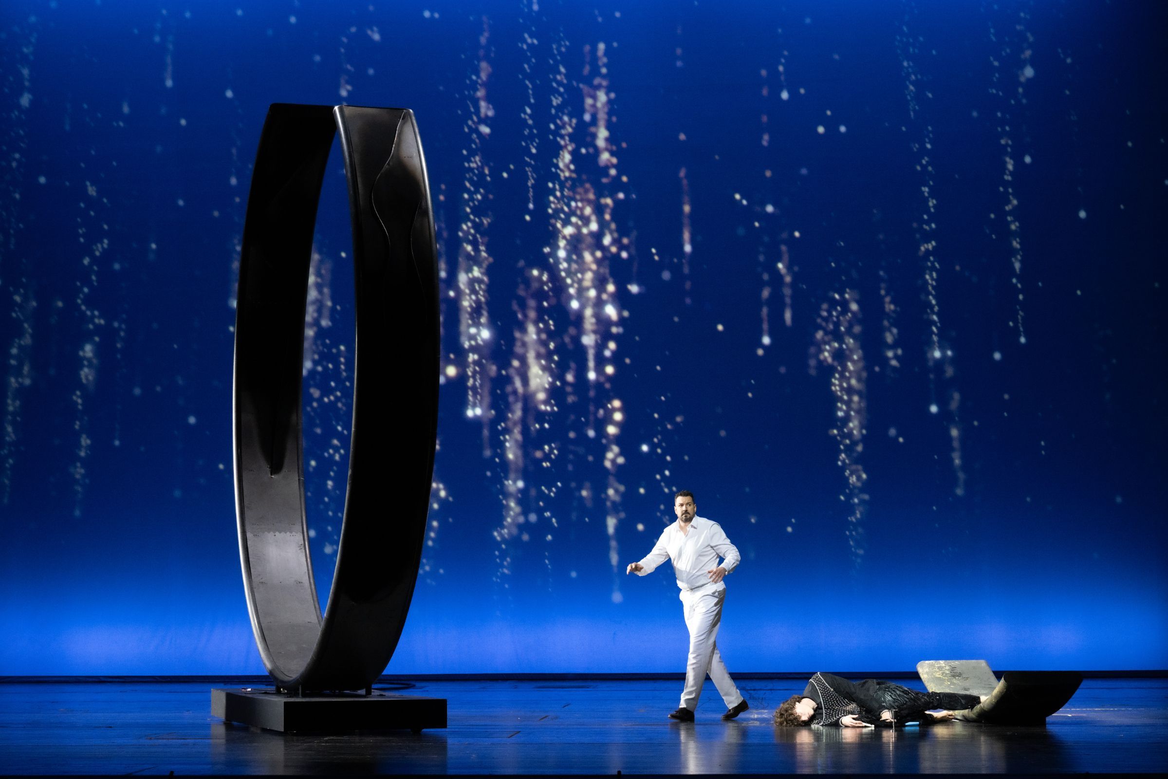 Eric Cutler (Florestan) &copy; Monika Rittershaus | Dutch National Opera