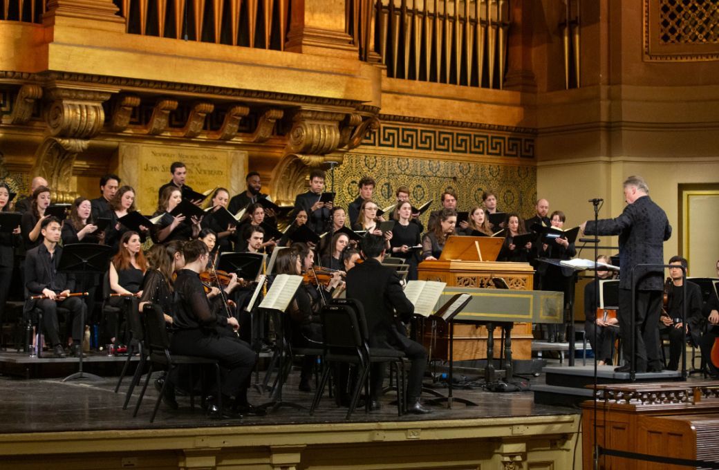 David Hill conducts Yale Schola Cantorum and Julliard415 &copy; Harold Shapiro
