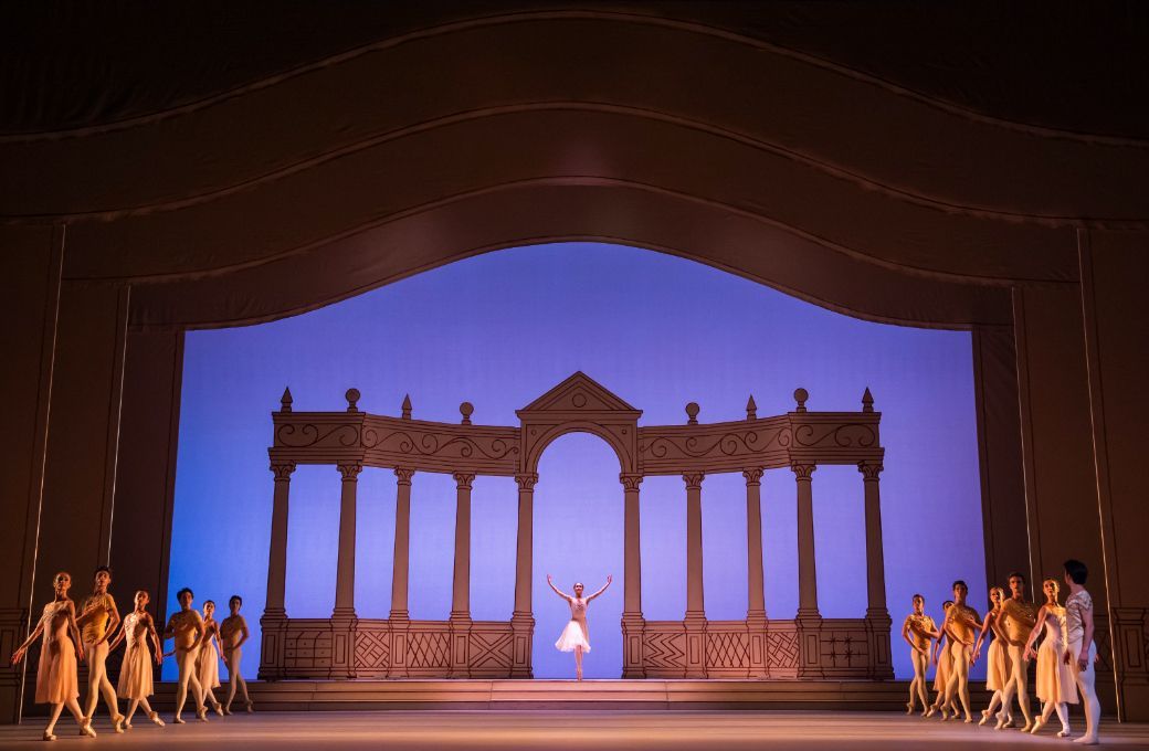Artists of The Royal Ballet and Anna Rose O'Sullivan in <i>Rhapsody</i> &copy; Tristram Kenton