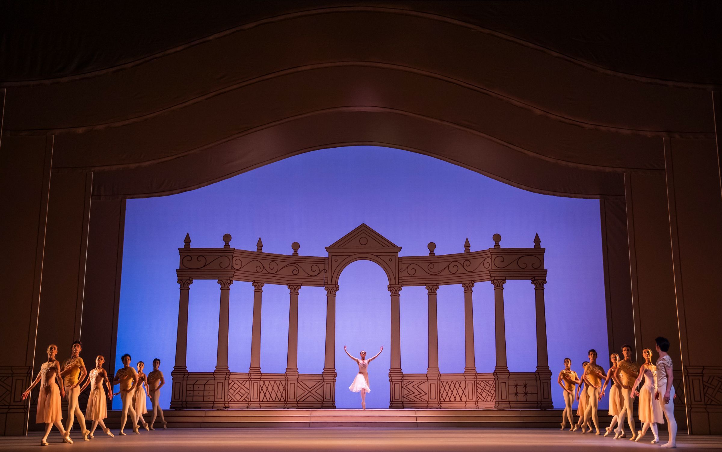 Artists of The Royal Ballet and Anna Rose O'Sullivan in <i>Rhapsody</i> &copy; Tristram Kenton