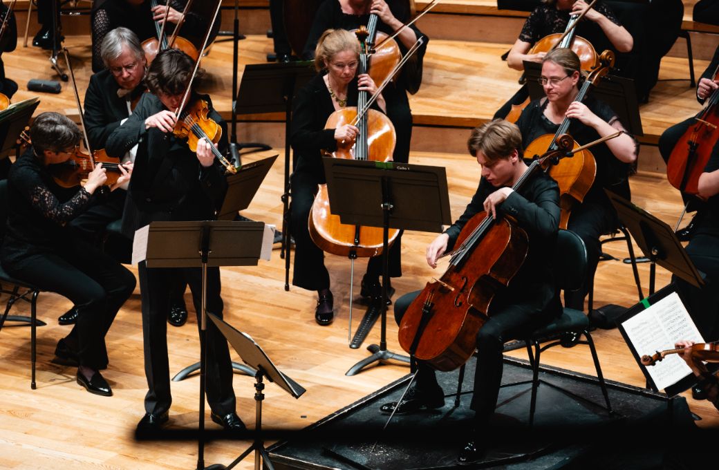 Daniel Lozakovich, Klaus Mäkelä et l'Orchestre philharmonique d'Oslo à Paris © John-Halvdan Halvorsen