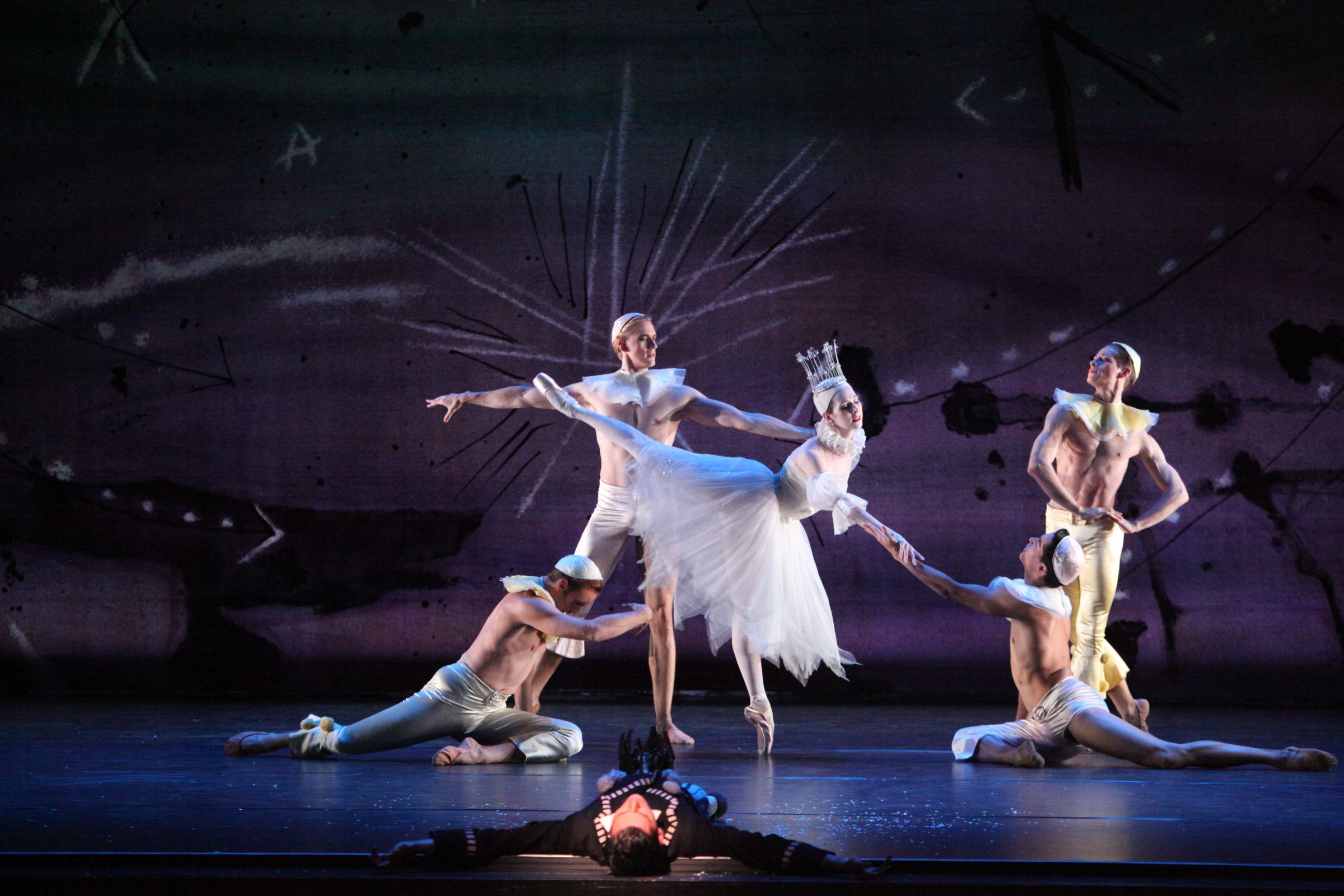 Amy Wood and The Sarasota Ballet in Ashton's <i>Illuminations</i> &copy; Frank Atura