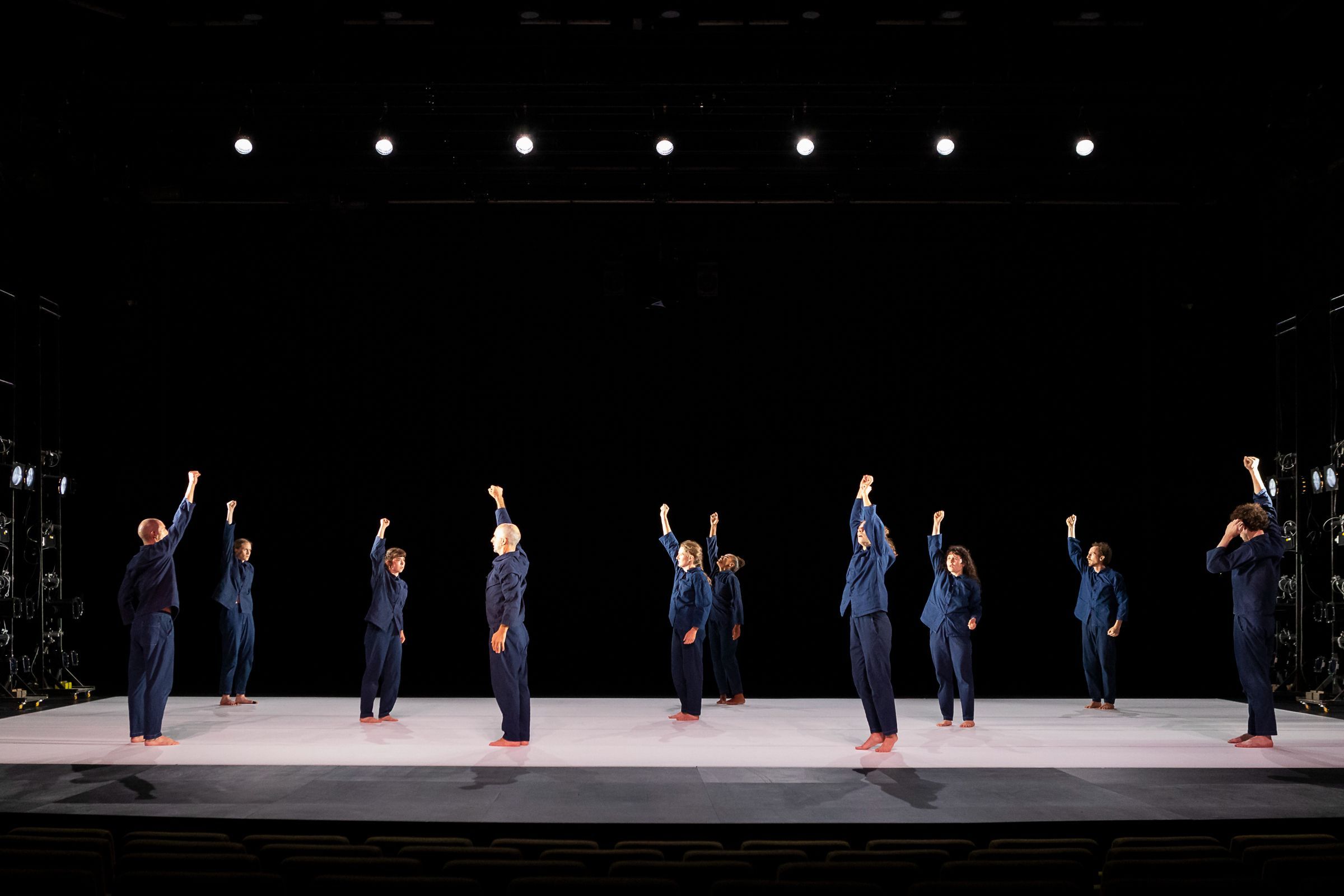 The cast of Oona Doherty's <i>Navy Blue</i> &copy; Dajana Lothert