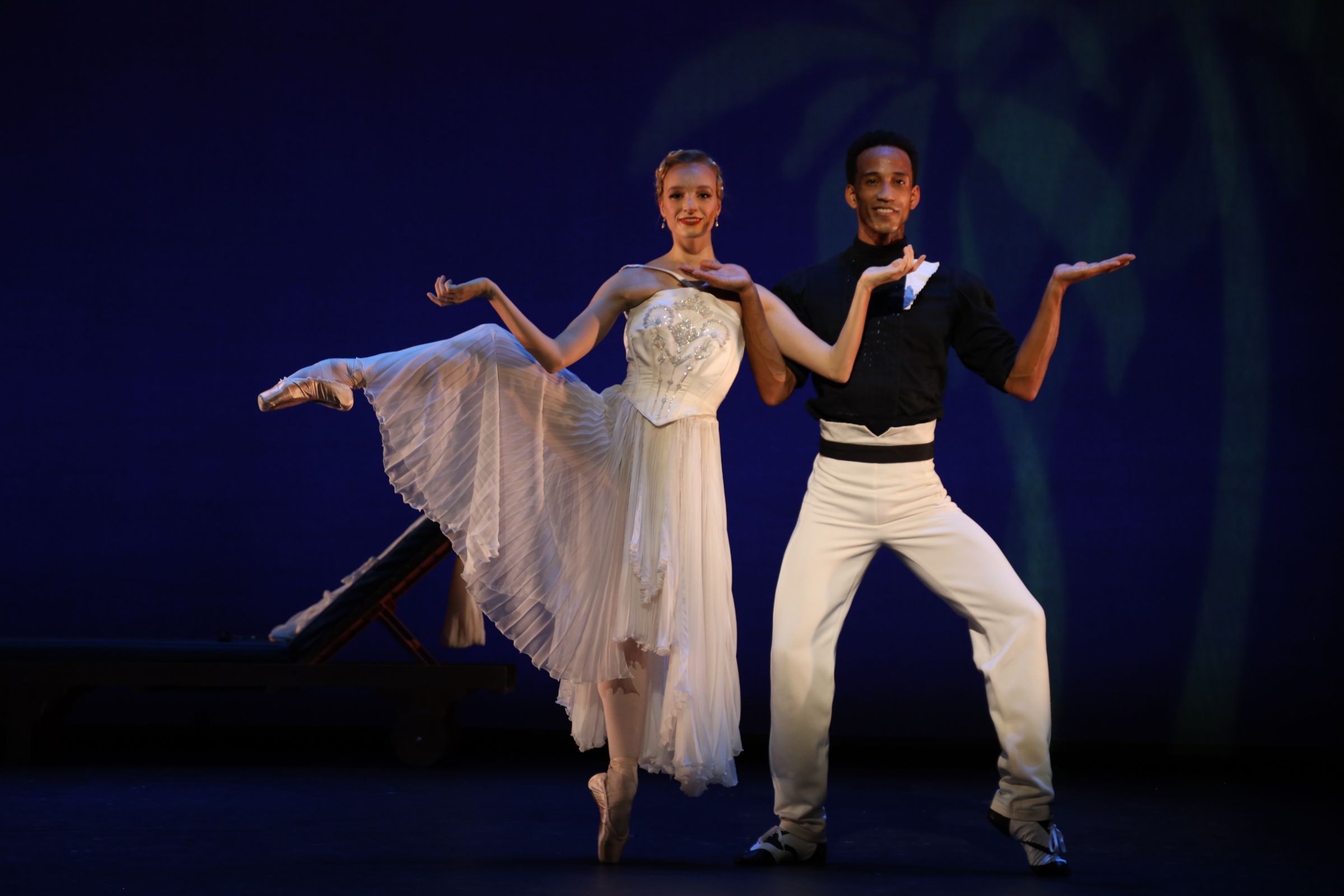 Jennifer Hackbarth and Ricardo Rhodes in Ashton's <i>Varii Capricci</i> © Frank Atura