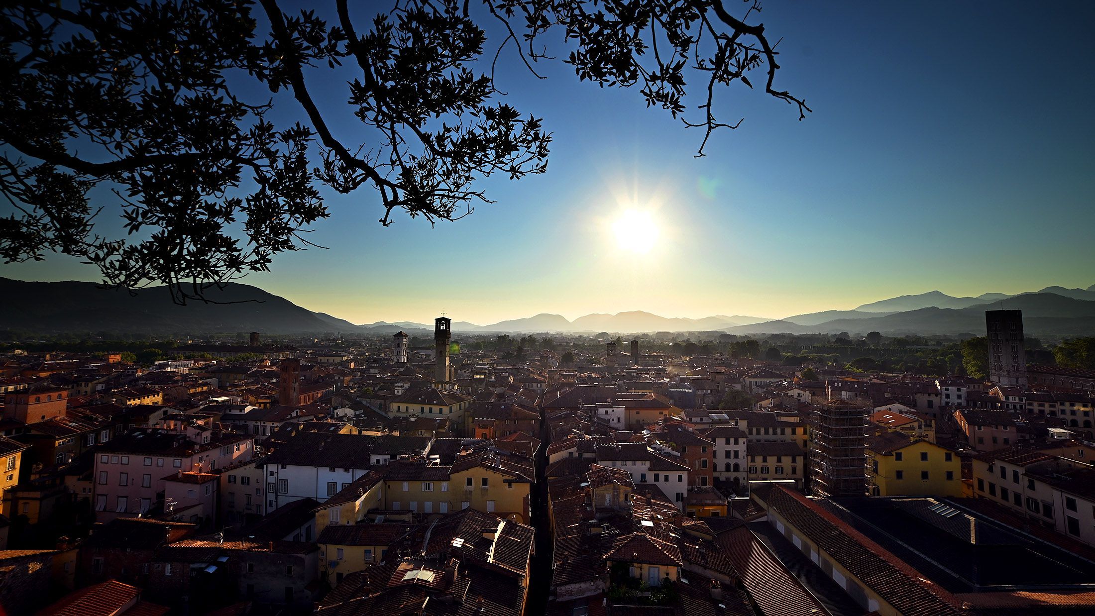 View over Lucca, and towers of San Paolino and Torre delle Ore &copy; R. Giomi