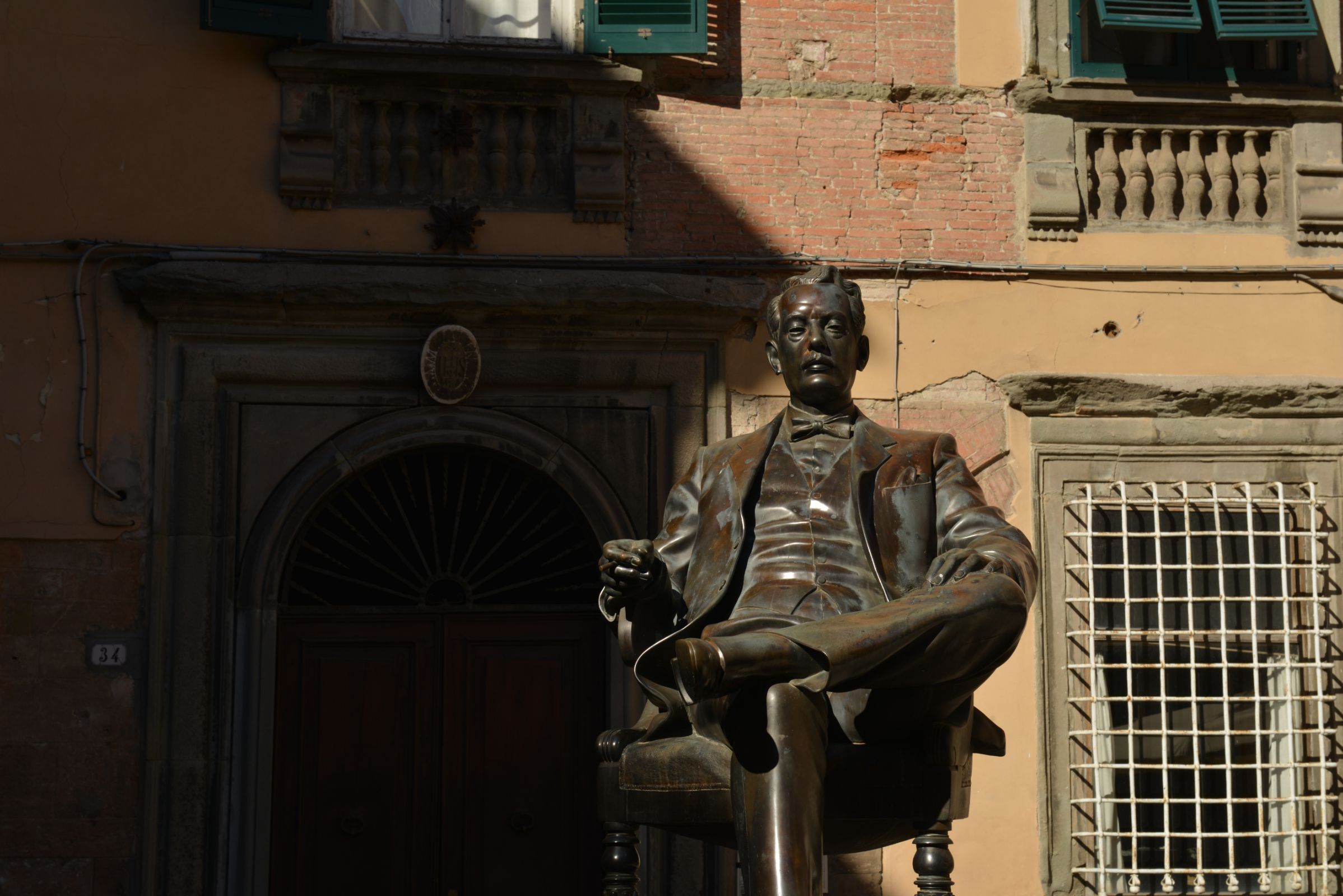 Statue of Giacomo Puccini, Lucca &copy; R. Giomi