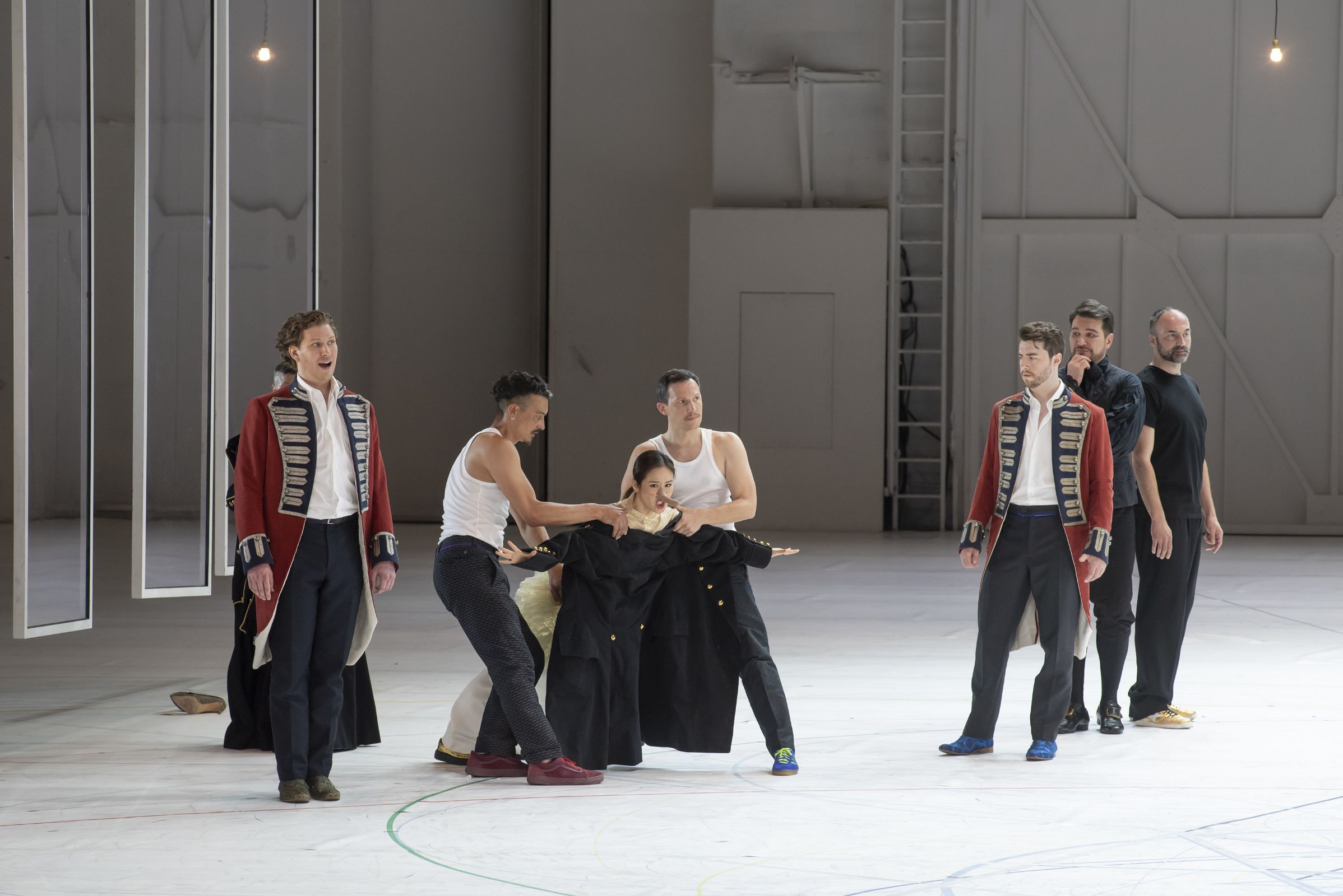 <i>Così fan tutte</i> au Palais Garnier &copy; Benoîte Fanton / Opéra national de Paris