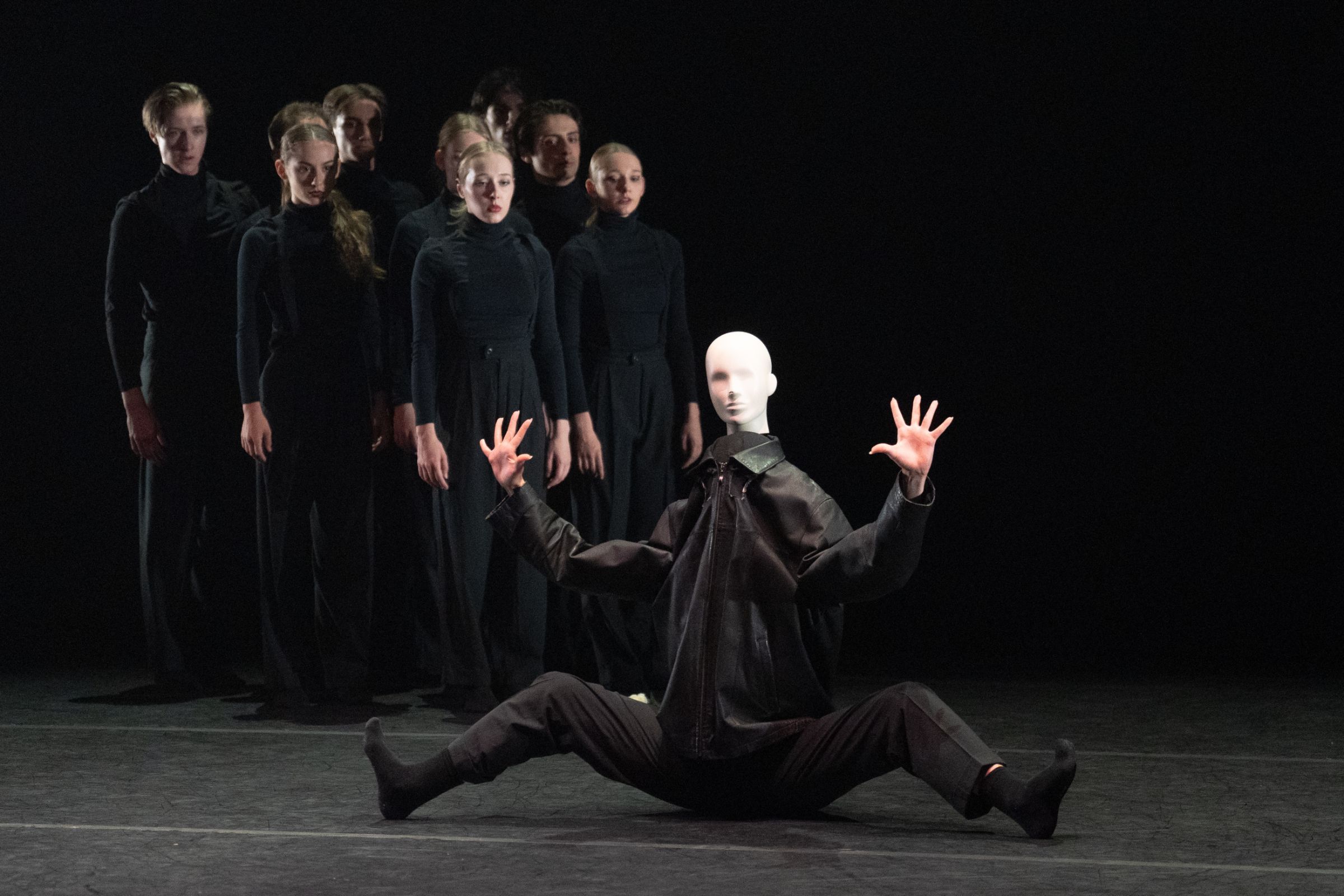 Ballet NdB2 in Margaréta Štofčiková’s Pampúšik &copy; Andrej Uspenski
