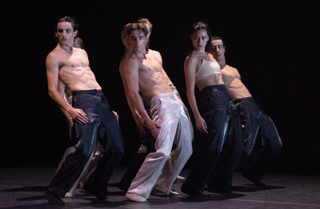 Ballet NdB2 in Carolina Isach's <i>Distant Instant</i> &copy; Andrej Uspenski