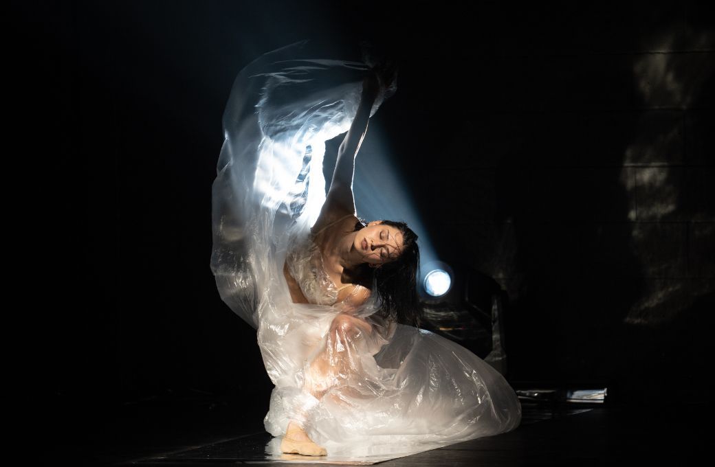 Izabela Grac&iacute;kova in Carolina Isach's <i>Distant Instant</i> &copy; Andrej Uspenski