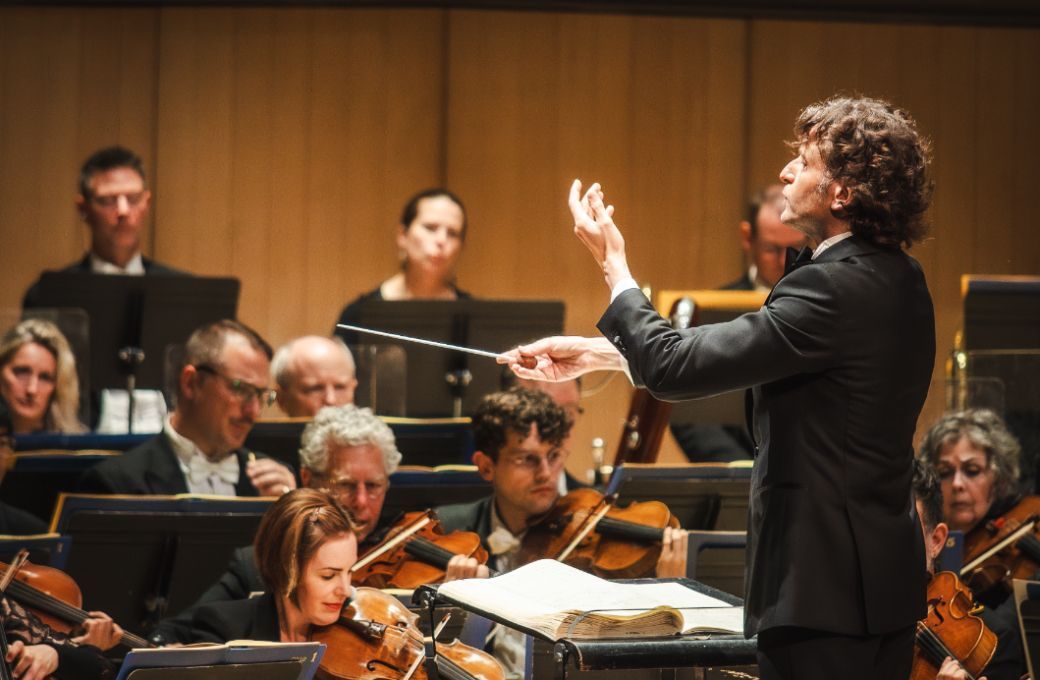 Gustavo Gimeno &copy; Allan Cabral/Toronto Symphony Orchestra