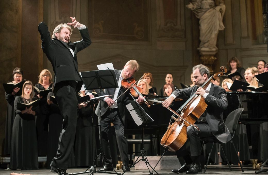 Vasilek conducts the Prague Philharmonic Choir © courtesy Lukaš Vasilek