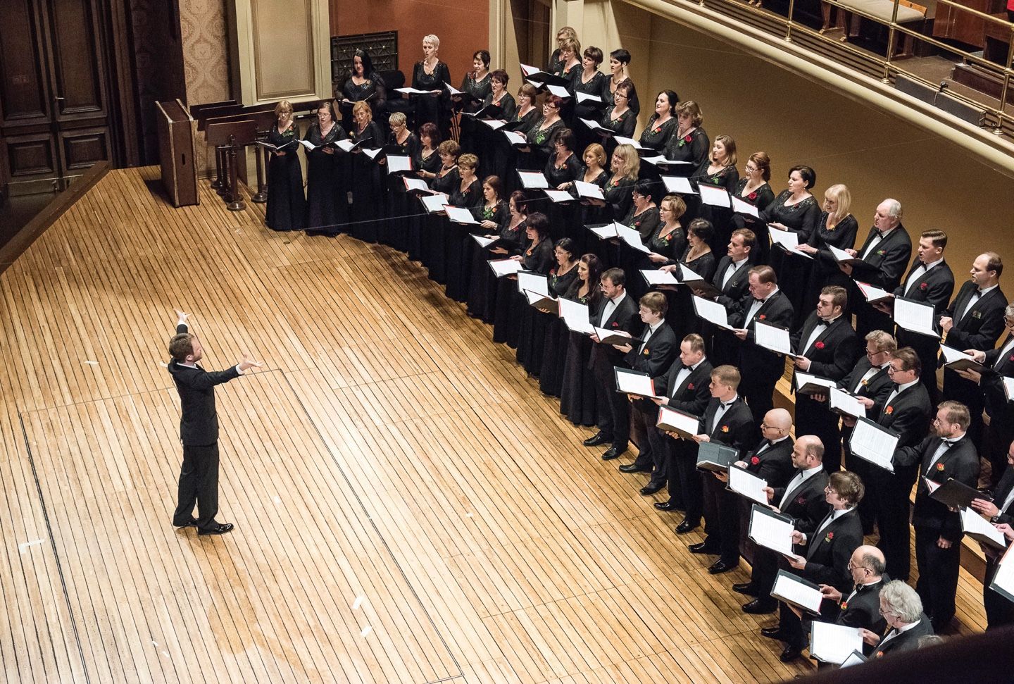 Vasilek conducts the Prague Philharmonic Choir © courtesy Lukaš Vasilek