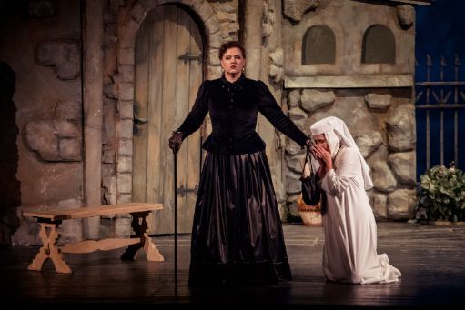 Carmen Topciu (La zia principessa) and Aurelia Florian (Suor Angelica) &copy; Andrei Grigore/National Bucharest Opera