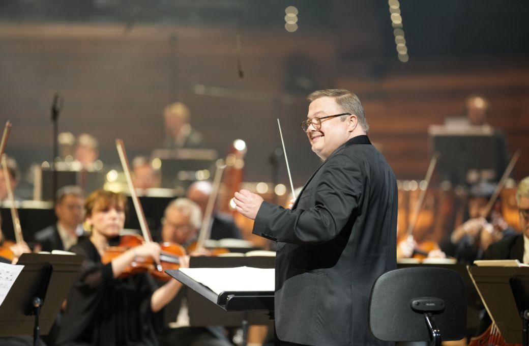 Mikko Franck, à la direction du <i>Dream Requiem</i> © Christophe Abramowitz / Radio France