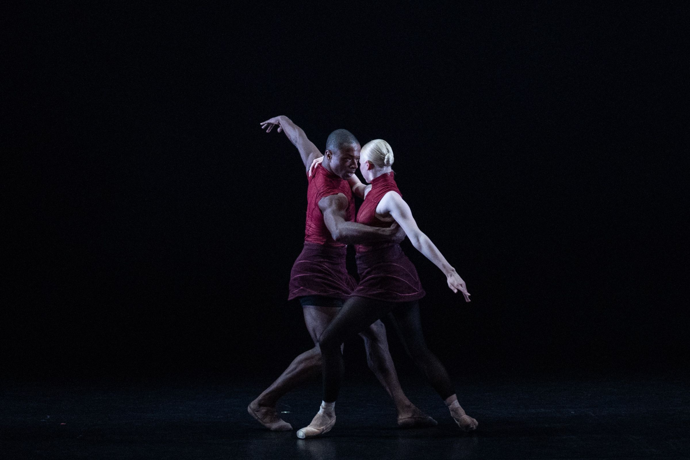 Jose Alves and Emily Pohl in Daniela Cardim's <i>Baroque Encounters</i> &copy; Andrej Uspenski