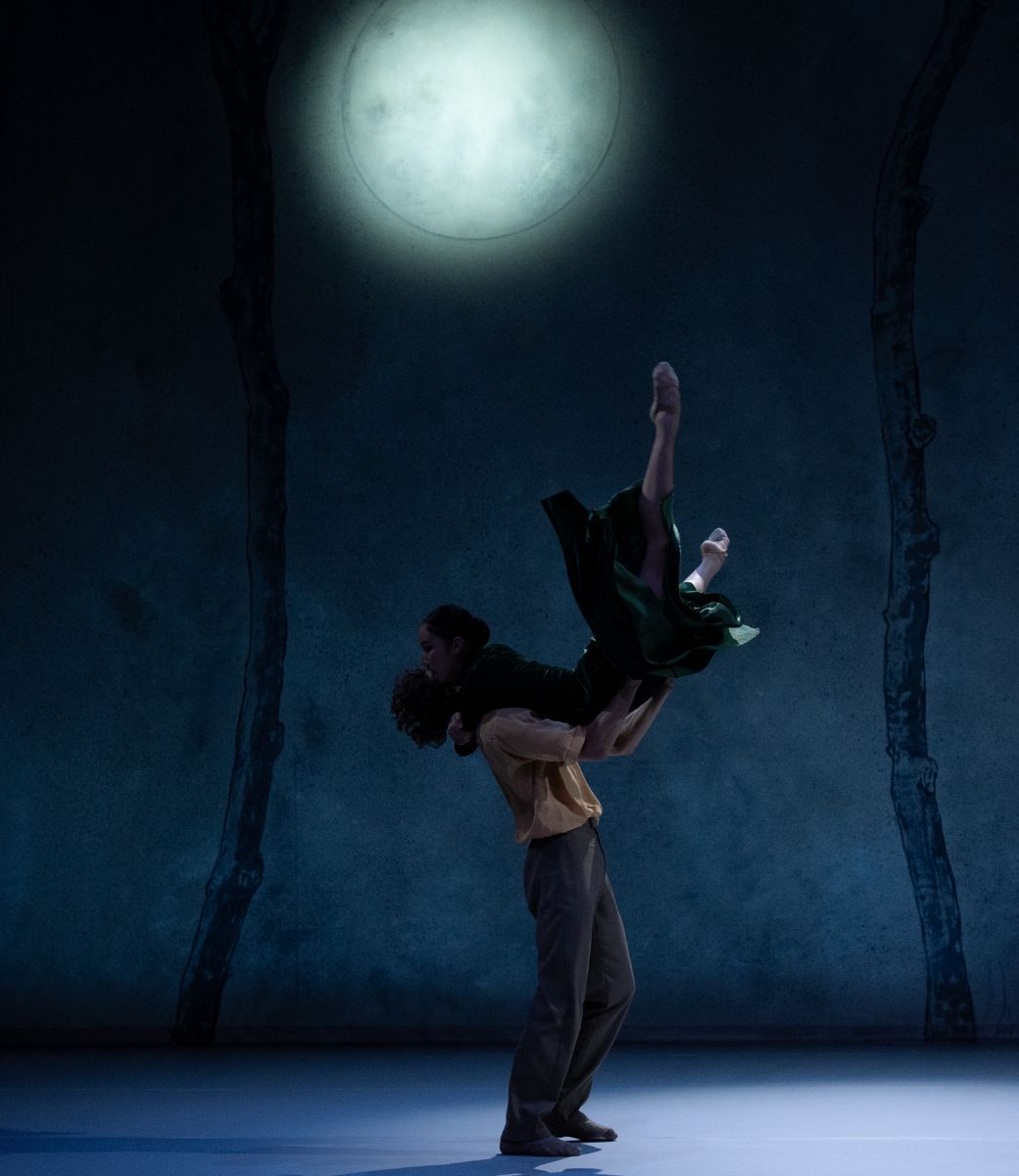 Taeryeong Kim and Dmytro Litvinov in Lightfoot/Le&oacute;n's <i>Step Lightly</i> &copy; Andrej Uspenski