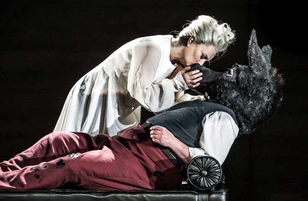 Lucy Crowe (Tytania) and Richard Burkhead (Bottom) © Craig Fuller