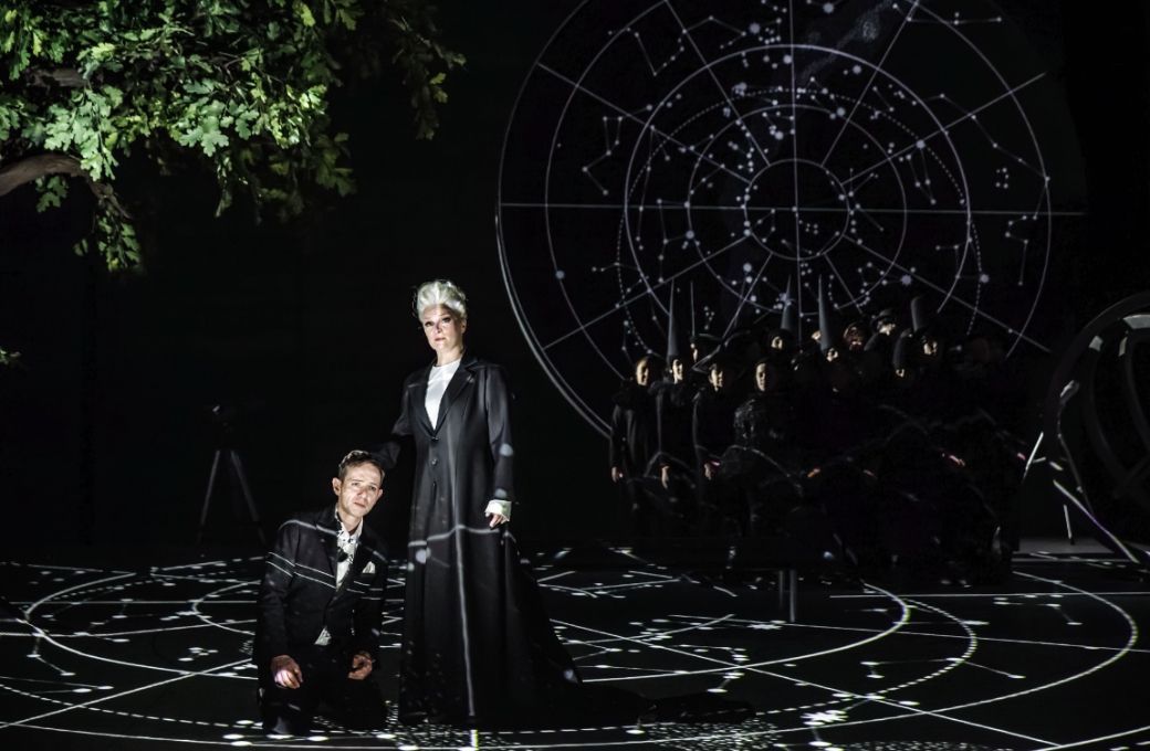 Iestyn Davies (Oberon) and Lucy Crowe (Tytania) © Craig Fuller