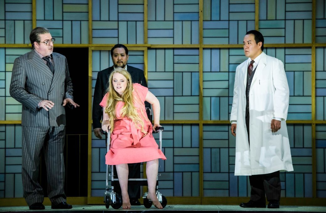 Taras Konoshchenko (Arkel), Sangmin Lee, Chloë Morgan und Seokjun Kim (Ein Arzt) © Bettina Stoess