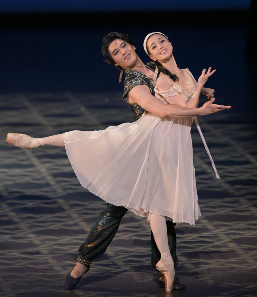 Yudai Fukuoka as Aladdin and Ayako Ono as Princess Badr al-Budur in <i>Aladdin</i> &copy; Takashi Shikama