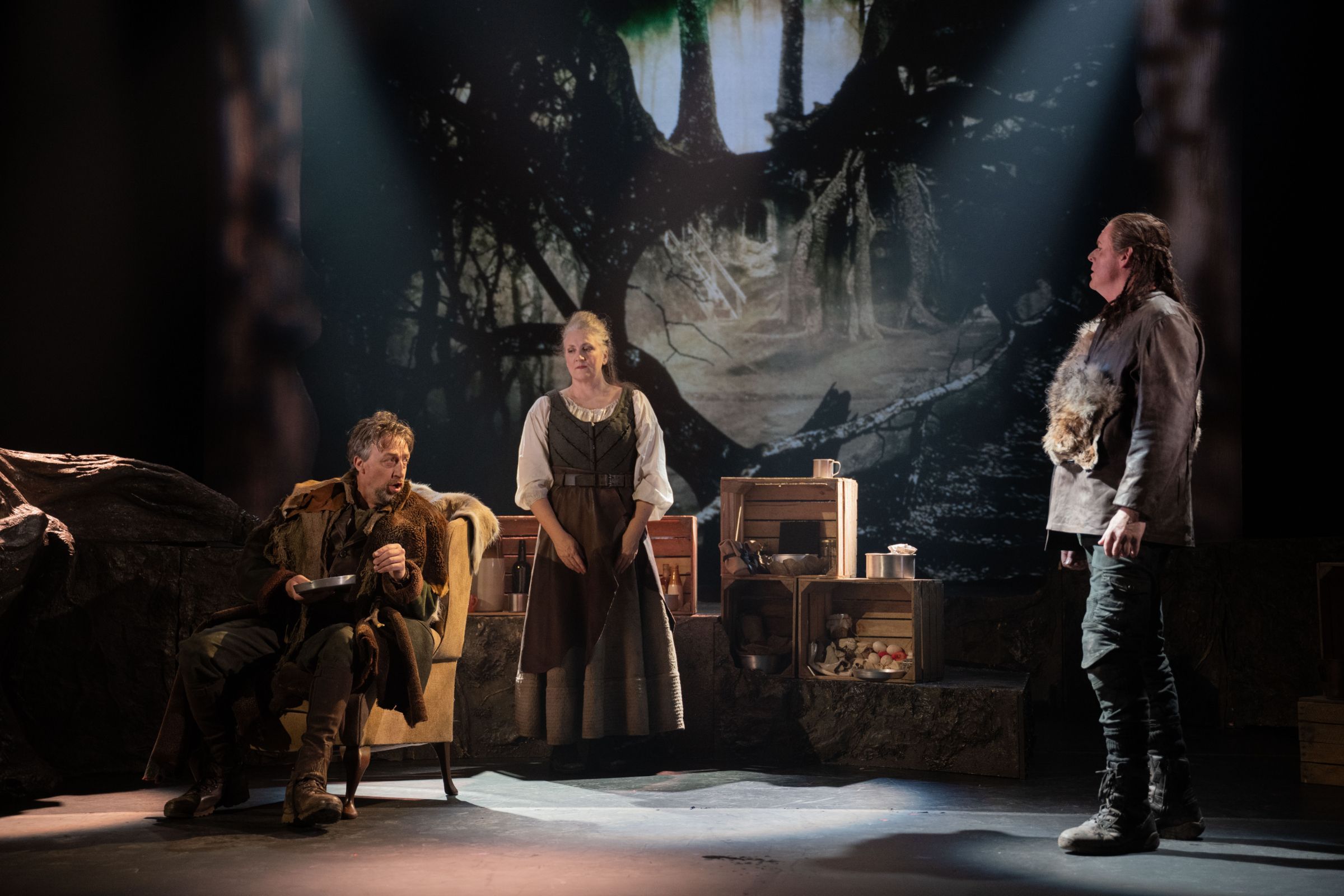 Julian Close (Hunding), Emma Bell (Sieglinde), Mark Le Brocq (Siegmund) &copy; Matthew WIlliams-Ellis