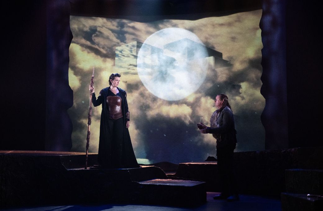 Lee Bisset (Br&uuml;nnhilde), Mark Le Brocq (Siegmund) &copy; Matthew WIlliams-Ellis