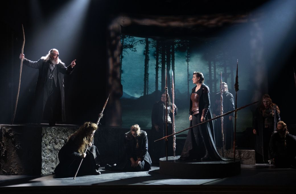 Paul Carey Jones (Wotan), Lee Bisset (Br&uuml;nnhilde) and Valkyries &copy; Matthew WIlliams-Ellis