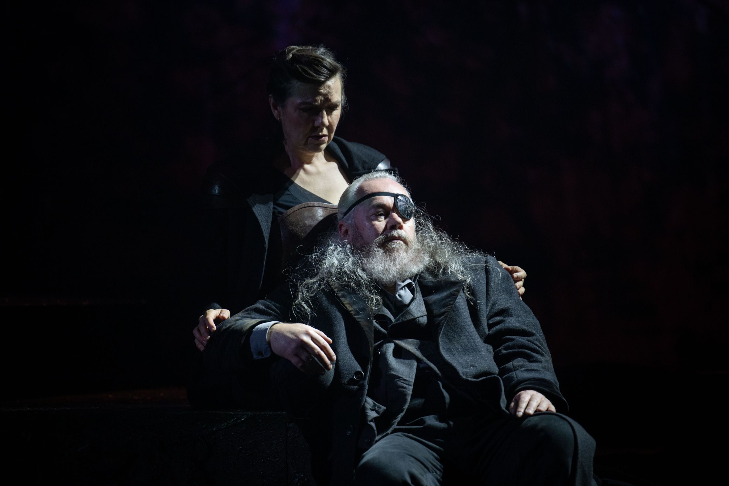 Lee Bisset (Brünnhilde), Paul Carey Jones (Wotan) &copy; Matthew WIlliams-Ellis