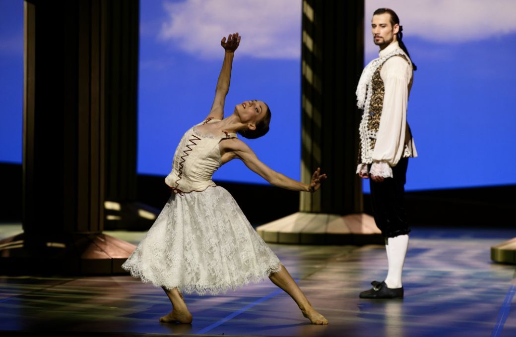Julija Stankevičiūtė and Jonas Laucius in Angelin Preljocaj's <i>Le Parc</i> &copy; Martynas Aleksa