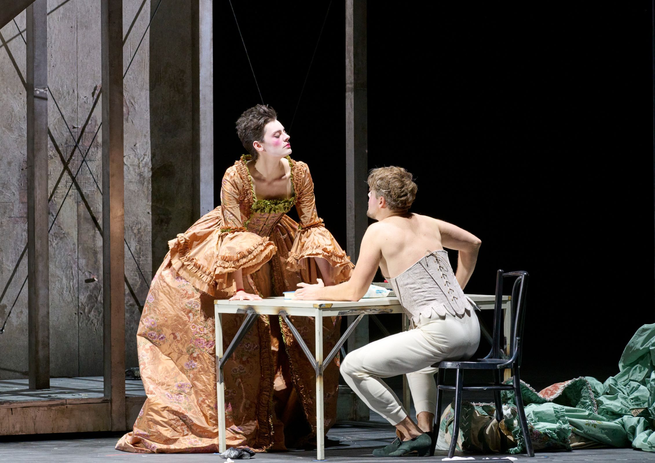 Emily D’Angelo (Dorabella) und Peter Kellner (Guglielmo) &copy; Wiener Staatsoper | Michael Pöhn