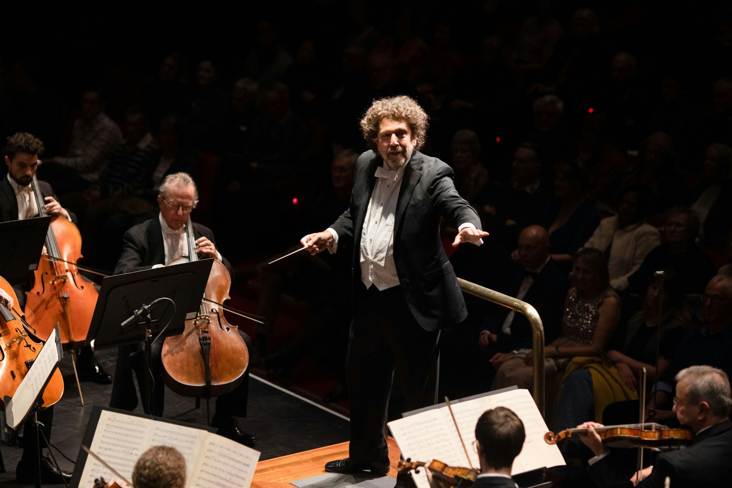 Asher Fisch conducts the West Australian Symphony Orchestra &copy; Daniel Grant